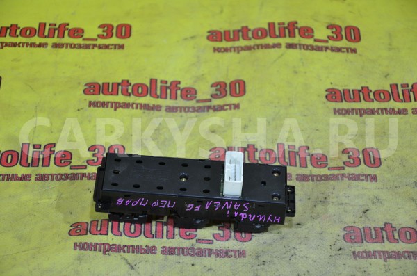 Блок управления стеклоподъемниками Hyundai Santa Fe оригинальный номер 935702B500WK