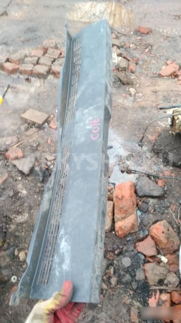 Накладка задней панели Mitsubishi Colt Z30 (2002—2012) Mitsubishi Colt оригинальный номер MR951612HA Z34A 4A90