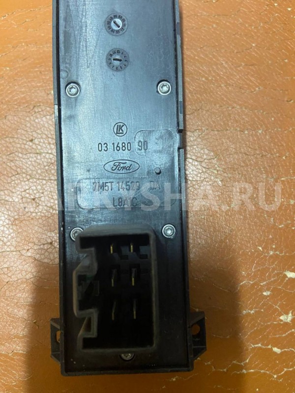 Блок управления стеклоподъемниками Ford Focus II (2005—2008) Ford Focus оригинальный номер 03168090