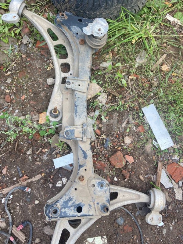 Подрамник передний BMW 3 серия E46 рестайлинг (2001—2006) BMW 3er оригинальный номер 31111096902