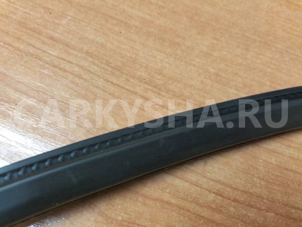 Уплотнитель стекла двери передний правый Volkswagen Passat оригинальный номер 3B0839439
