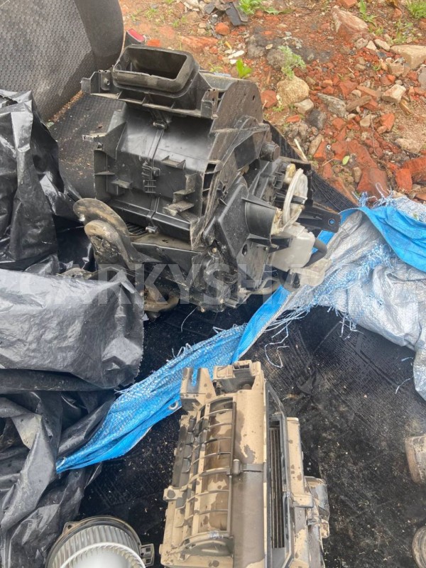 Корпус отопителя Mazda Demio IDY (2002—2007) Mazda 2 оригинальный номер D37461140D