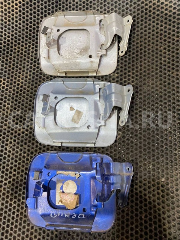 Лючок бензобака Mazda Demio DW (1996—2003) Mazda 2 оригинальный номер D20142410