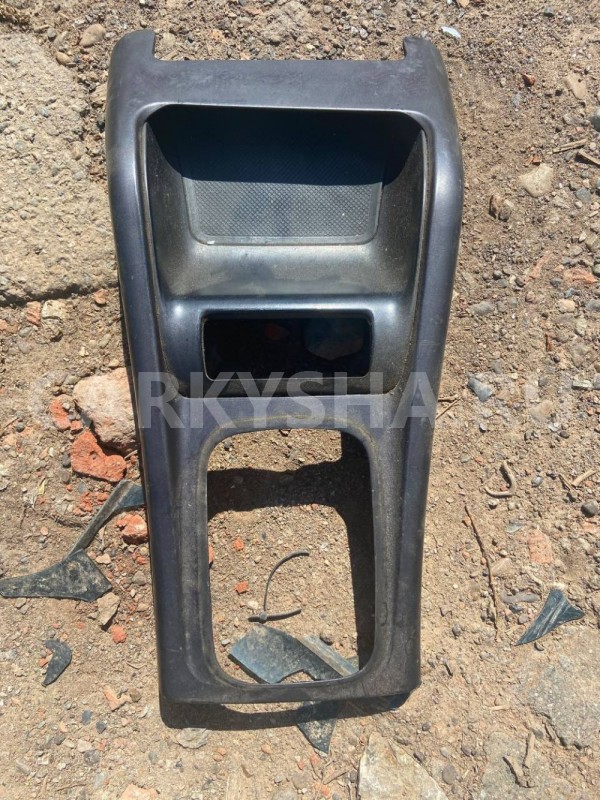 Консоль центральная Hyundai Elantra III рестайлинг (2003—2010) Hyundai Elantra оригинальный номер 846512D600AX