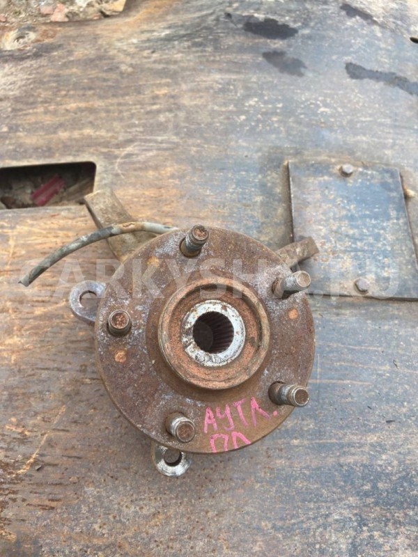 Кулак поворотный передний левый Mitsubishi Outlander I (2002—2009) Mitsubishi i оригинальный номер 3870A007