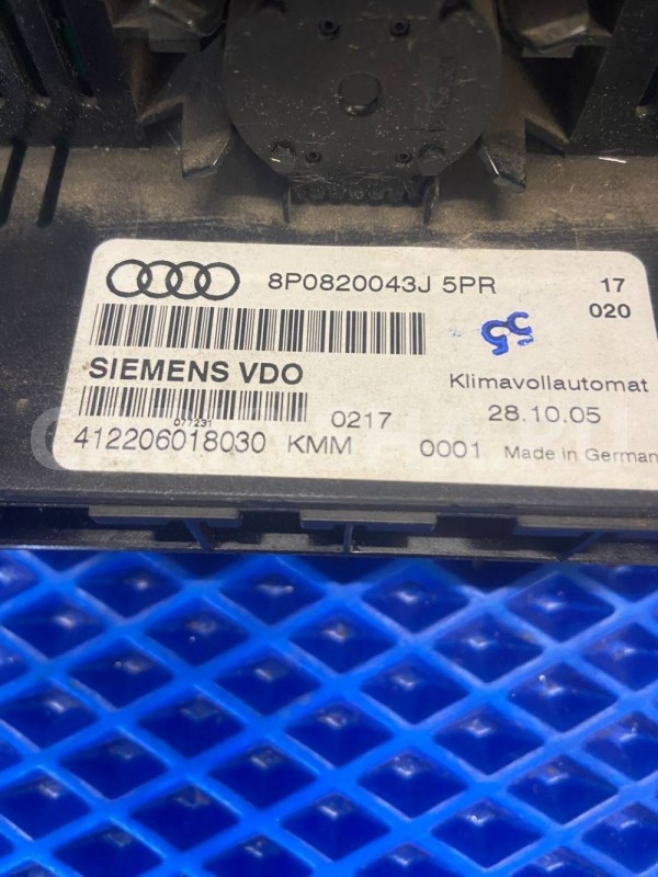 Блок управления климат-контролем Audi A3 8P рестайлинг (2004—2008) Audi 200 оригинальный номер 8P0820043J