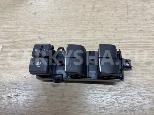 Блок управления стеклоподъемниками Toyota RAV 4 V (XA50) оригинальный номер 84040-42030