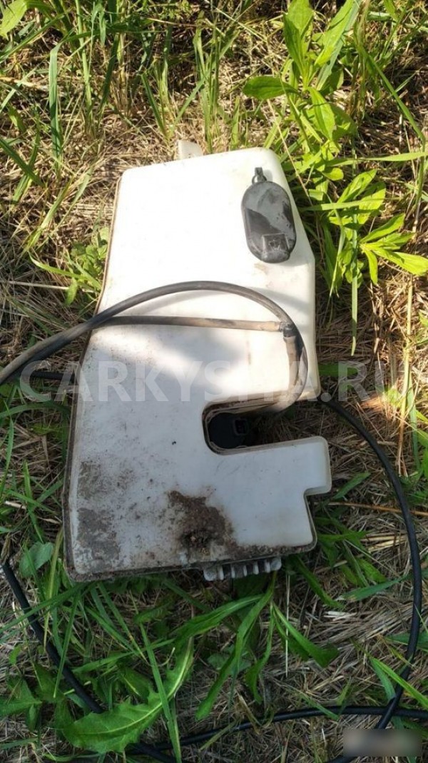 Бачок омывателя Renault Sandero I (2009—2014) Renault 14 оригинальный номер 8200210002