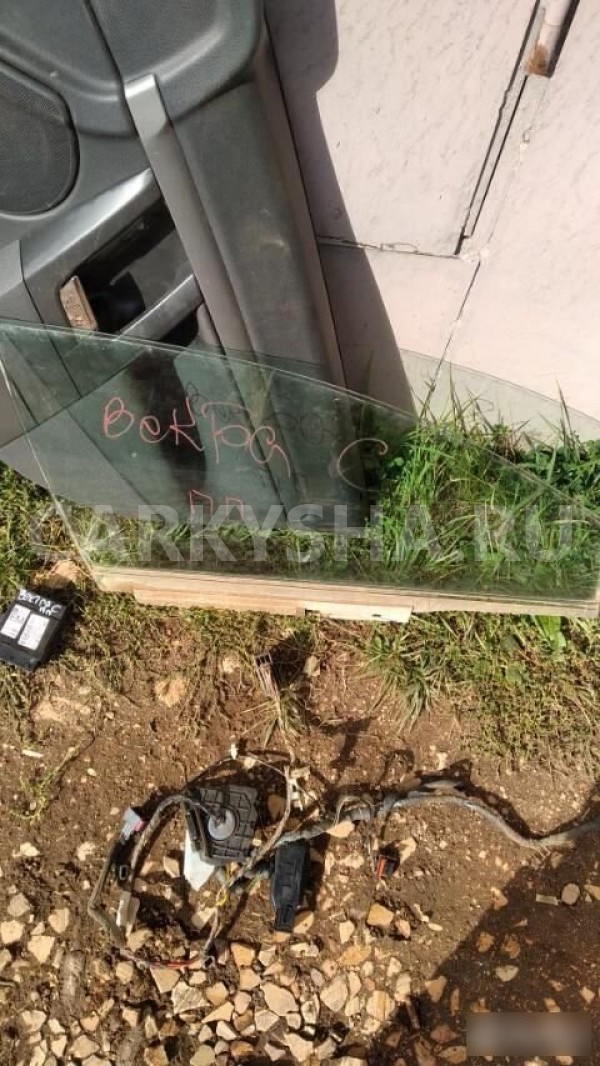 Стекло двери передней правой Opel Vectra C (2002—2005) Opel Vectra оригинальный номер 5161264