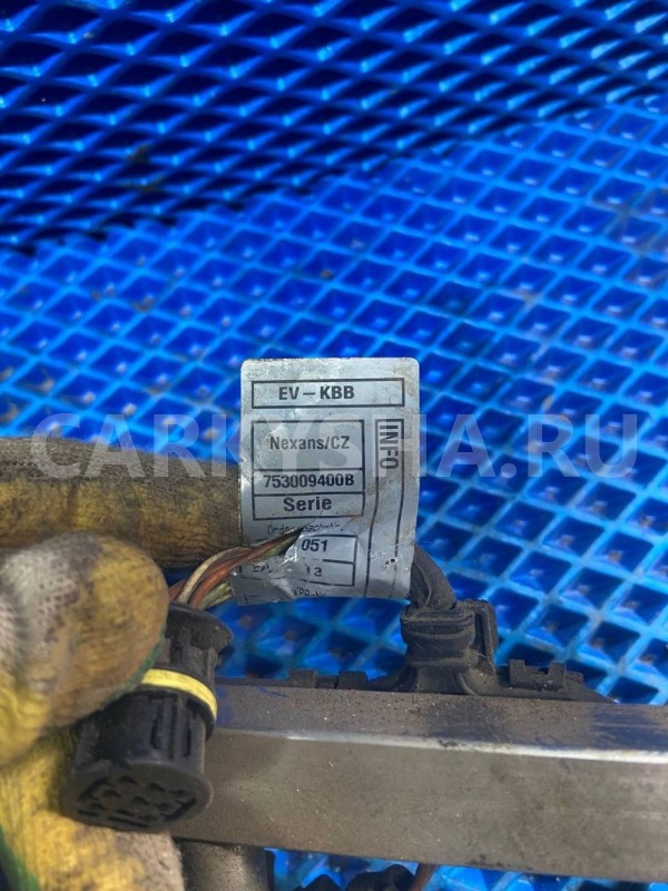 Топливная рампа с форсунками BMW X5 E70 (2006—2010) BMW X5 оригинальный номер 753009400B