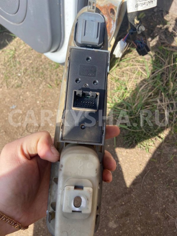 Блок управления стеклоподъемниками Chery IndiS (S18D) S18D (2011—2016) Chery IndiS (S18D) оригинальный номер S183746130