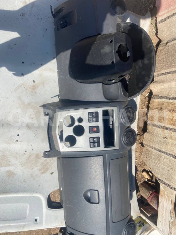 Торпедо Renault Logan I (2004—2009) Renault 20 оригинальный номер 6001548280