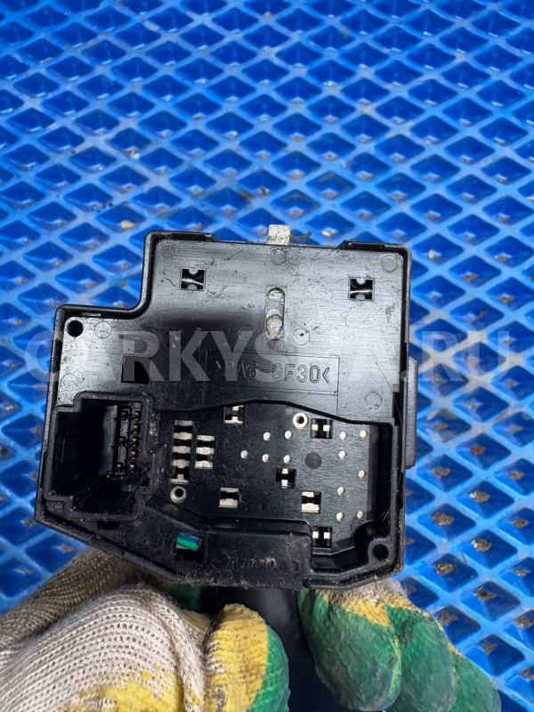 Переключатель Ford Focus II рестайлинг (2007—2011) Ford Focus оригинальный номер 17D940-4