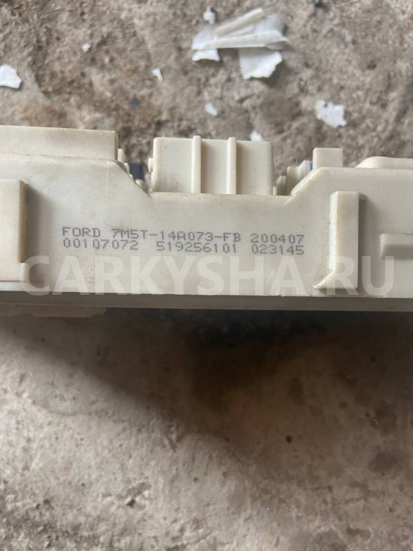 Блок предохранителей салонный Ford Focus II (2005—2008) Ford Focus оригинальный номер 97RA-00 0001