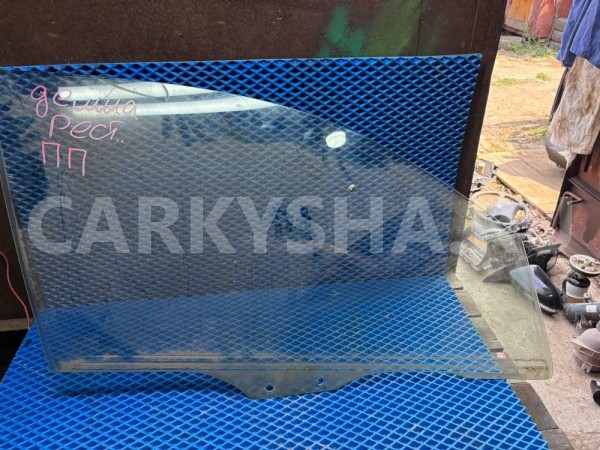 Стекло двери передней правой Mazda Demio IDY (2002—2007) Mazda 2 оригинальный номер D35058511A