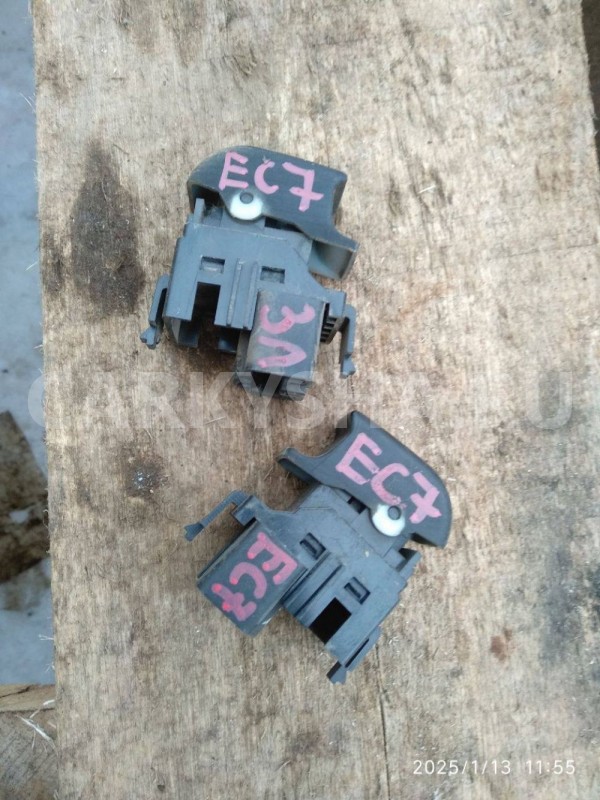 Кнопка стеклоподъемника Geely Emgrand EC7 I (2009—2016) Geely Emgrand EC7 оригинальный номер 1067002336