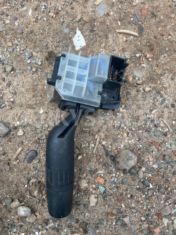 Переключатель подрулевой Mazda 3 BL рестайлинг (2011—2013) Mazda 2 оригинальный номер 17D682