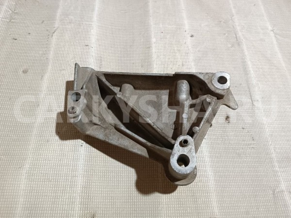 Кронштейн двигателя правый Citroen C3 оригинальный номер 9680686080