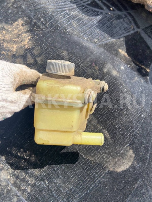 Бачок ГУР Mazda Demio IDY (2002—2007) Mazda 2 оригинальный номер D35032690C