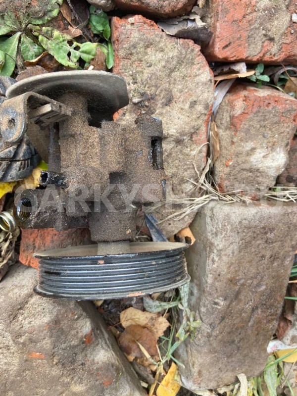 Насос ГУР Toyota Avensis T220 рестайлинг (2000—2003) Toyota Avensis оригинальный номер 4431005090