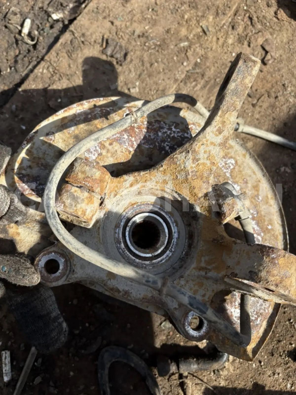 Поворотный кулак Mitsubishi Lancer IX рестайлинг (2005—2010) Mitsubishi i 