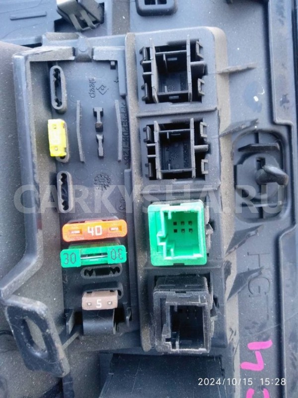 Накладка (пластик) боковой торпеды Citroen C4 I (2004—2014) Citroen C4 оригинальный номер 9653801677