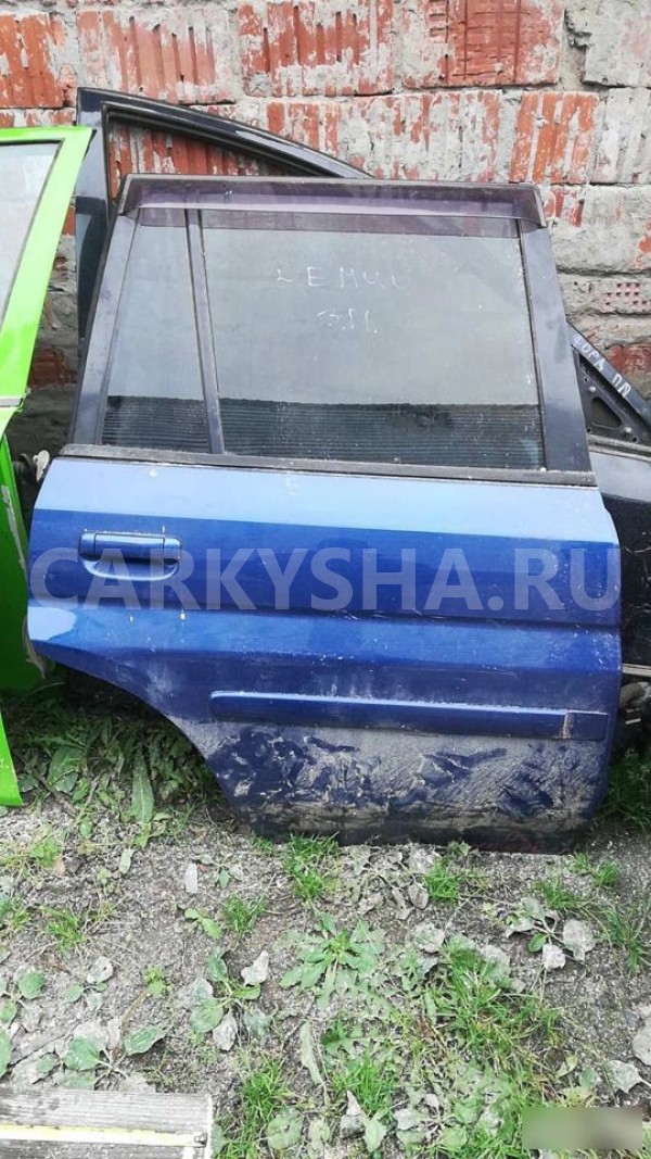 Дверь задняя правая Mazda Demio DW (1996—2003) Mazda 2 оригинальный номер DW3