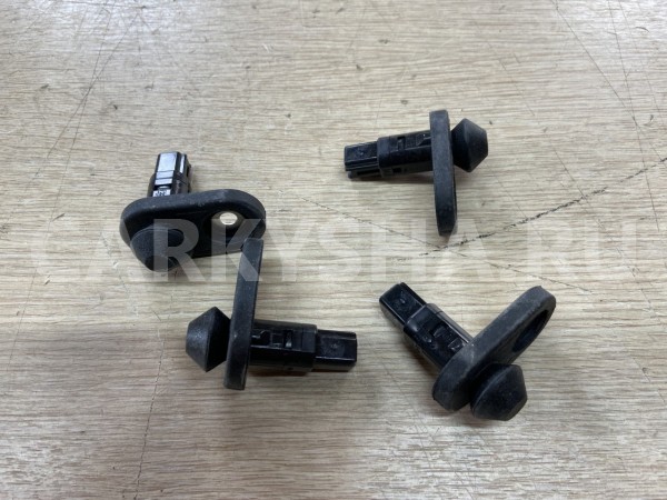Концевик двери Toyota RAV 4 V (XA50) оригинальный номер 84231-60070