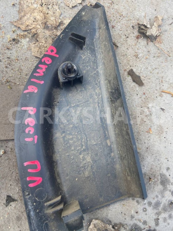 Уголок зеркала декоративный Mazda Demio IDY (2002—2007) Mazda 2 оригинальный номер D35069171A