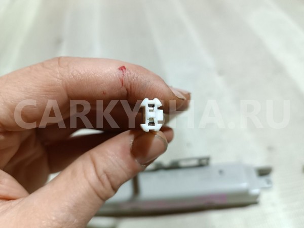 Фонарь задний (стоп сигнал) Nissan Almera оригинальный номер 26590EW01B