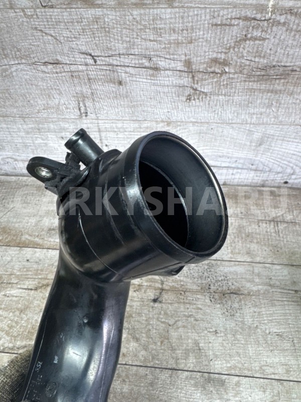 Патрубок интеркулера Opel Astra J 1.7 cdti Opel Astra оригинальный номер 55577108