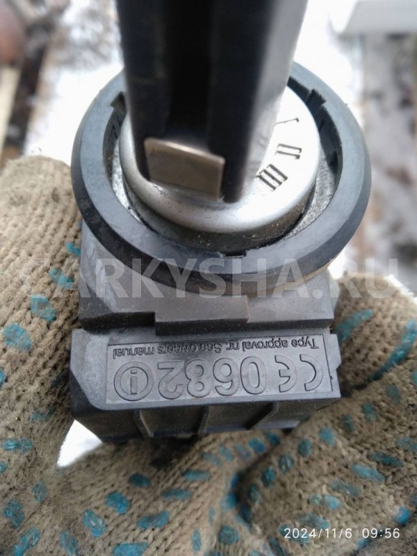 Замок зажигания Ford Focus II (2005—2008) Ford Focus оригинальный номер 3M513F880AC