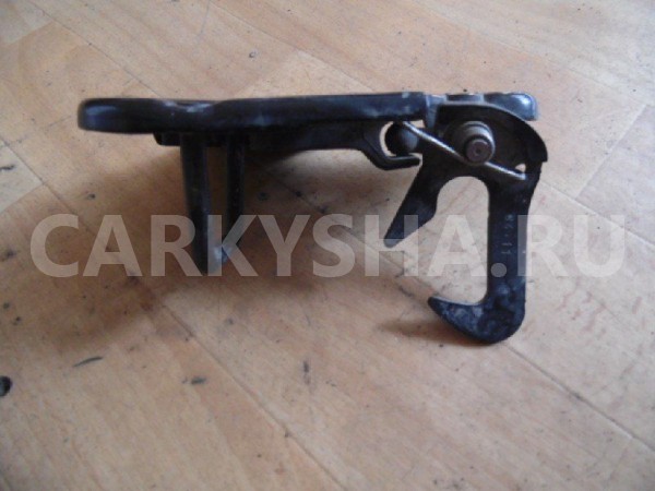 Крючок капота Volkswagen Golf Plus I (2005—2009) Volkswagen Golf Plus оригинальный номер 1T0823480B