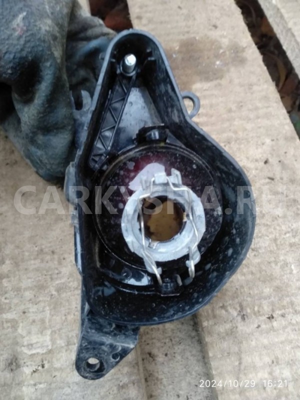 Фара противотуманная Audi A3 8P рестайлинг (2004—2008) Audi 200 оригинальный номер 2469670011