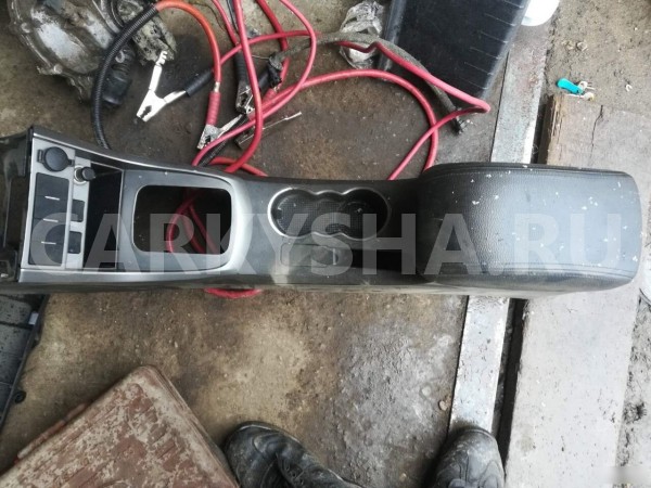 Подлокотник Geely Emgrand EC7 I (2009—2016) Geely Emgrand EC7 