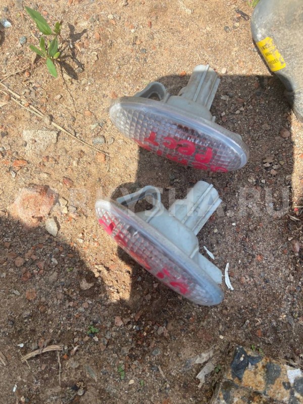 Повторитель в крыло Mazda Demio IDY (2002—2007) Mazda 2 оригинальный номер GJ6A51120B