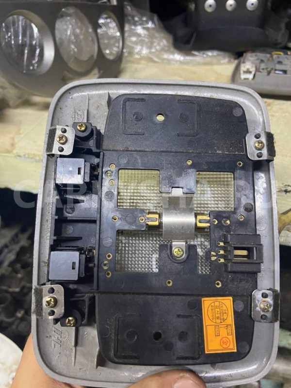 Плафон салонный Hyundai Sonata V (2004—2007) Hyundai Sonata оригинальный номер 928503K000QS