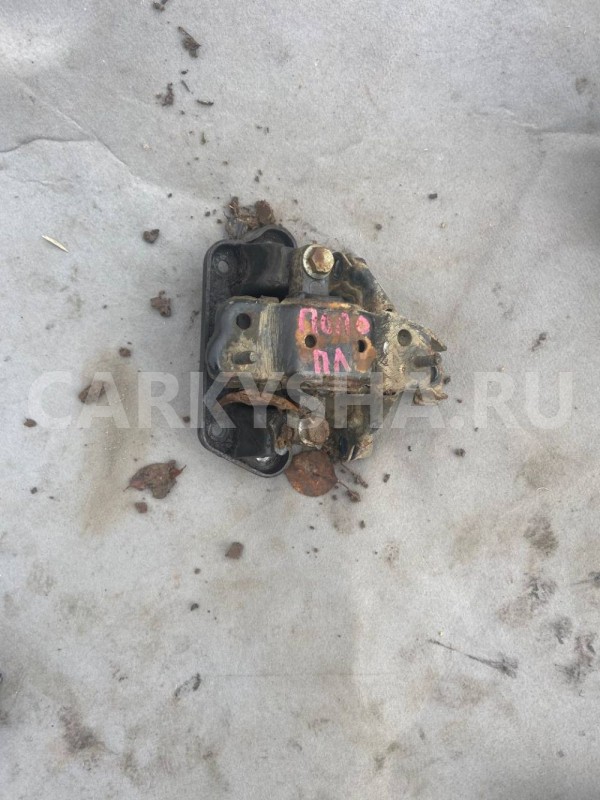 Опора двигателя Volkswagen Polo IV (2001—2005) Volkswagen Polo оригинальный номер 6Q0199555K