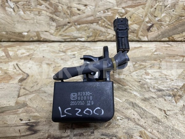 Конденсатор Toyota Land Cruiser 200 Series оригинальный номер 82930-60010