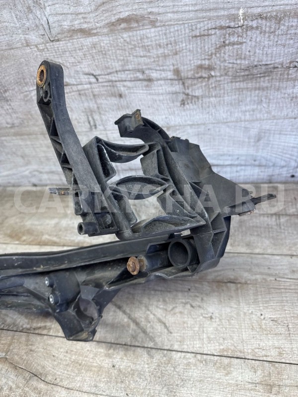 кронштейн передний под фару Audi A4 B8 левый 08-12 Audi 200 оригинальный номер 8k0805607a