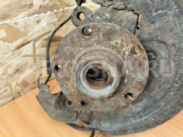 Кулак поворотный передний правый Volkswagen Passat Volkswagen Passat оригинальный номер 8D0407258