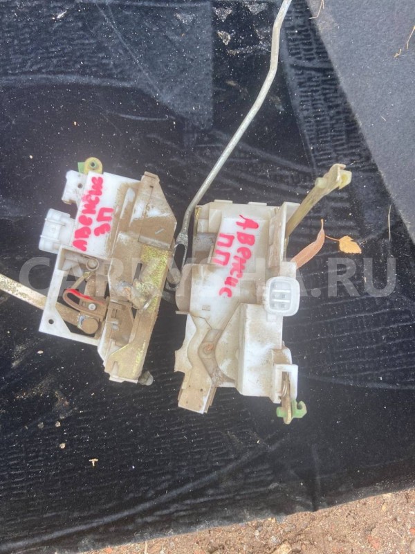 Замок двери Toyota Avensis T220 рестайлинг (2000—2003) Toyota Avensis оригинальный номер 6905002101