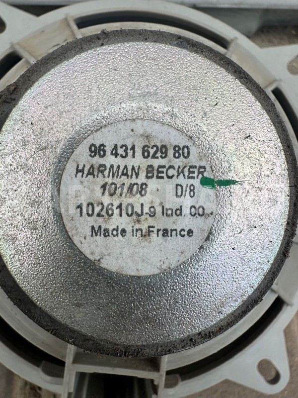 Динамик о задней двери Peugeot 308 Citroen C3 оригинальный номер 9643162980