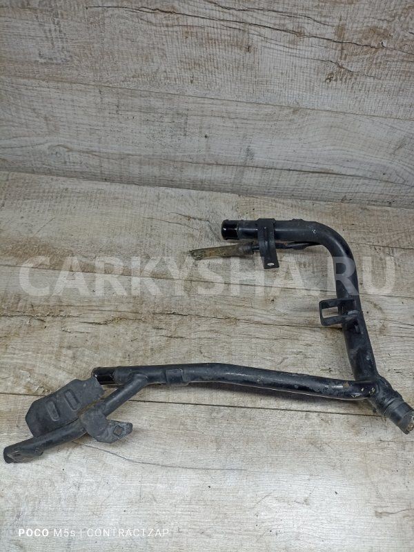 Патрубок системы охлаждения Hyundai Santa Fe II (2005—2010) Hyundai Santa Fe 