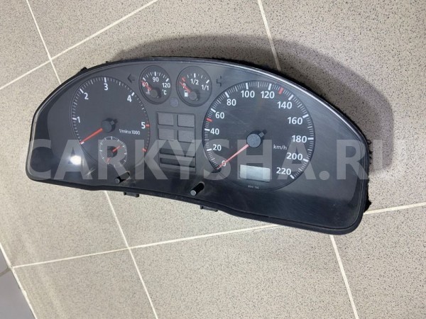 Щиток приборов Audi A4 1995 г. Audi A4 оригинальный номер 88311225230
