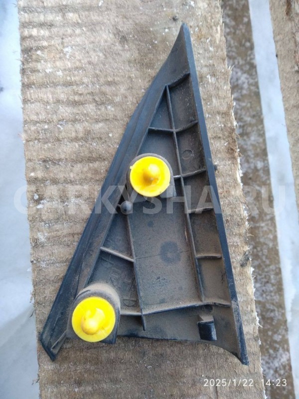 Уголок двери декоративный Kia Ceed ED (2006—2010) Kia Cee'd оригинальный номер 839201H000